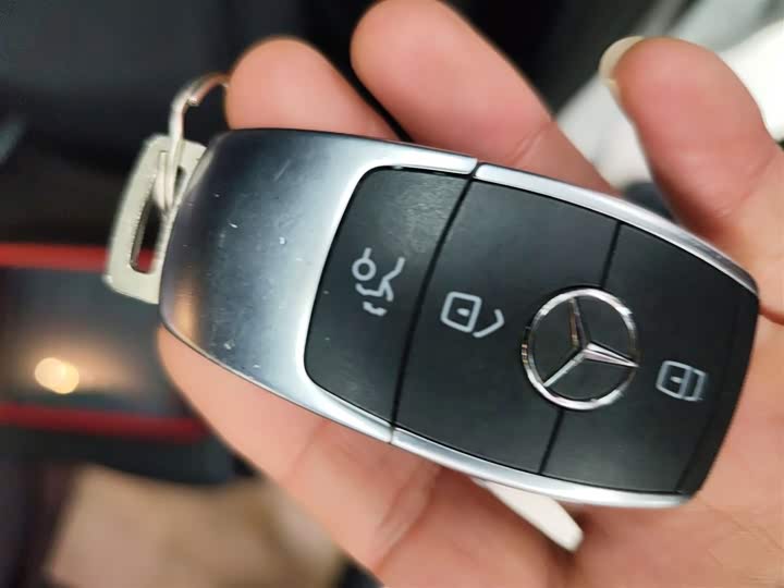 Фото 9 - Mercedes-Benz GLC-Class