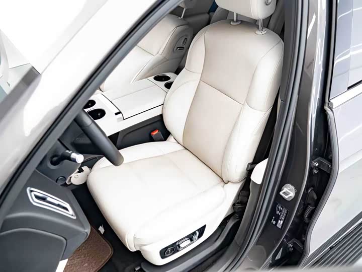 Фото 10 - LiXiang L8