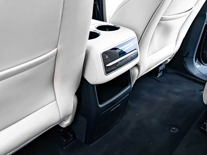 Фото 14 - LiXiang L8