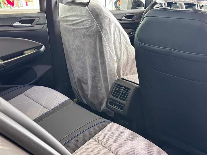 Фото 12 - Volkswagen Golf