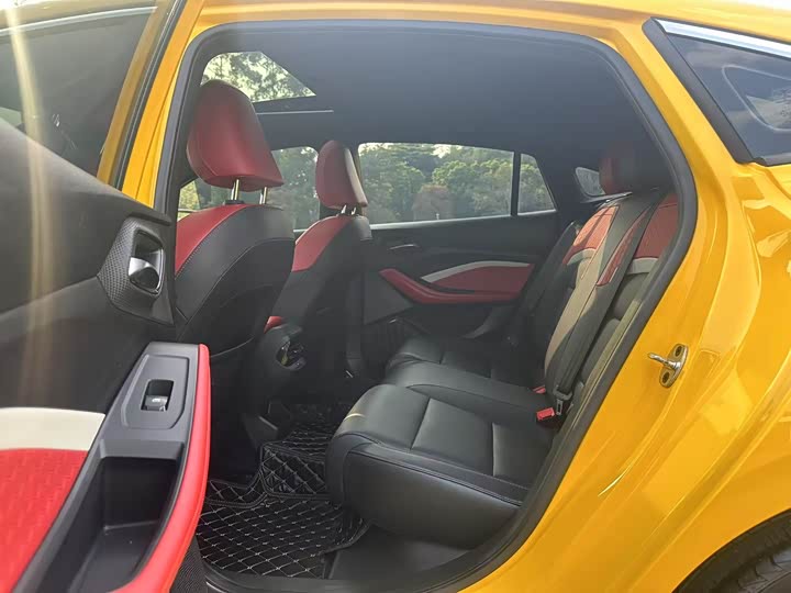 Фото 11 - MG Motor 5