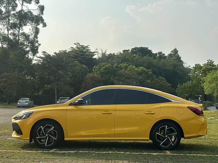 Фото 7 - MG Motor 5