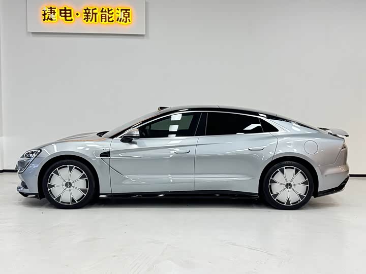 Фото 11 - BYD Yangwang U7