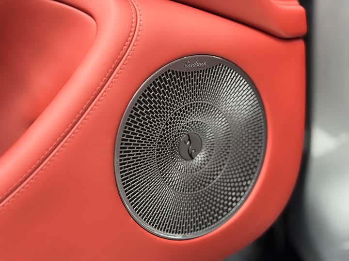 Фото 14 - BYD Yangwang U7