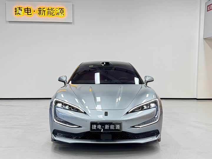 Фото 2 - BYD Yangwang U7