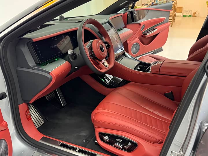 Фото 4 - BYD Yangwang U7