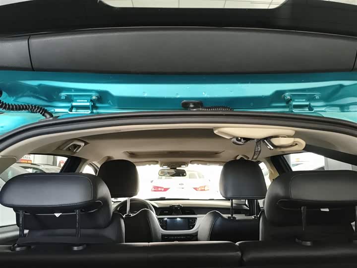 Фото 18 - Geely Vision X3