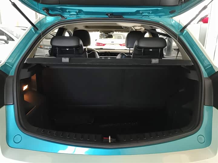 Фото 19 - Geely Vision X3