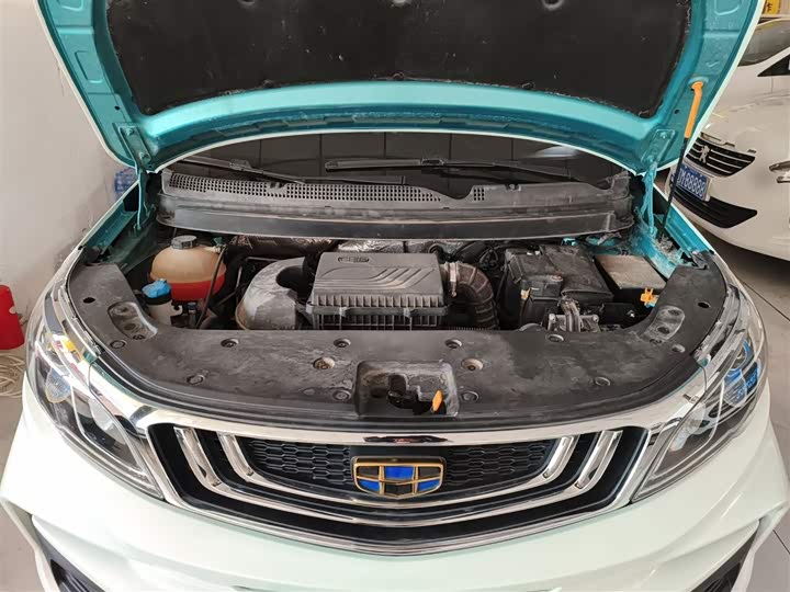 Фото 20 - Geely Vision X3