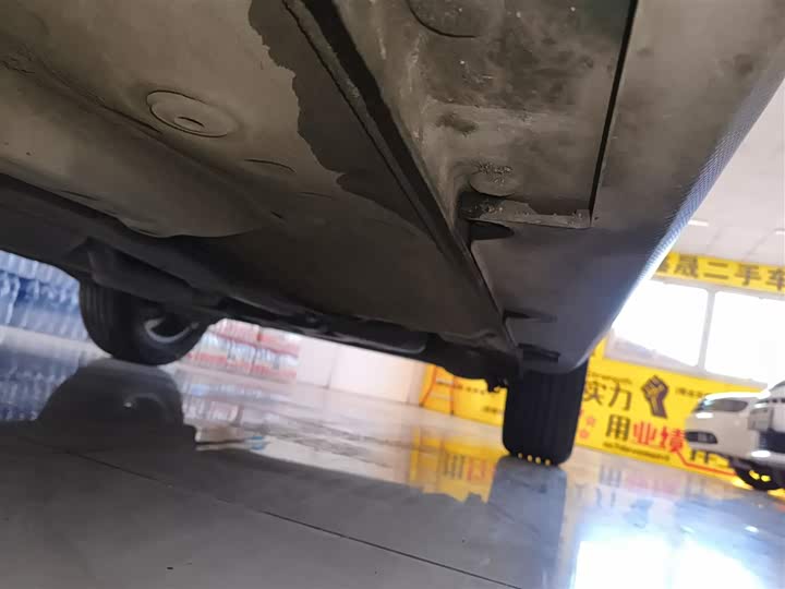 Фото 22 - Geely Vision X3