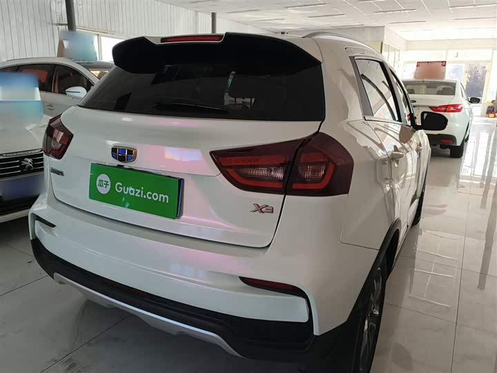 Фото 7 - Geely Vision X3