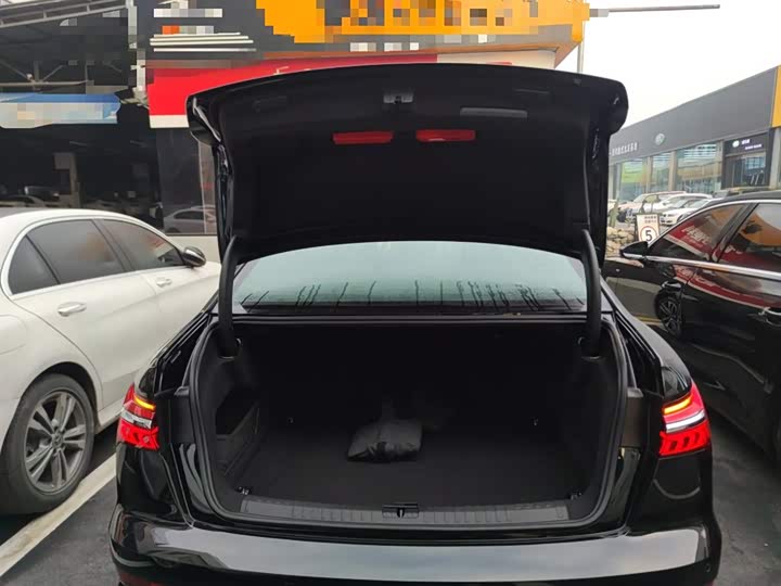 Фото 19 - Audi A6L