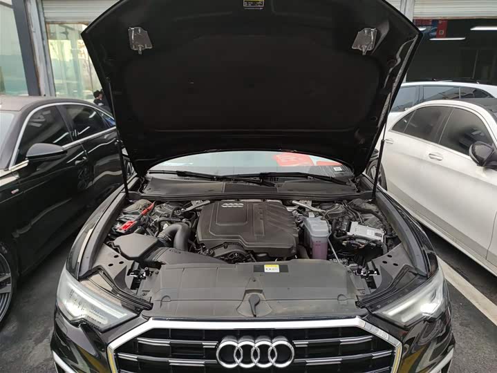 Фото 20 - Audi A6L