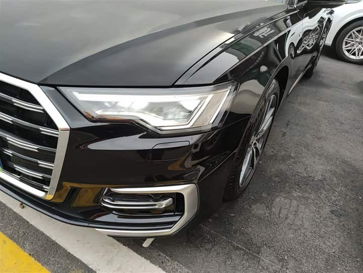 Фото 24 - Audi A6L
