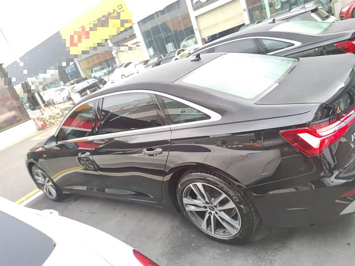 Фото 5 - Audi A6L