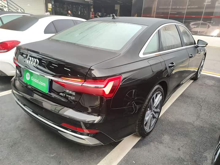 Фото 7 - Audi A6L