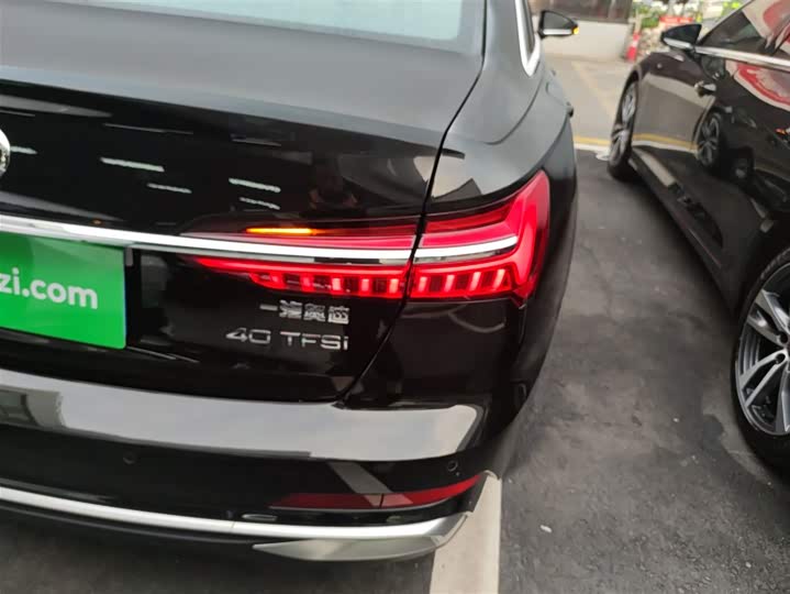 Фото 8 - Audi A6L