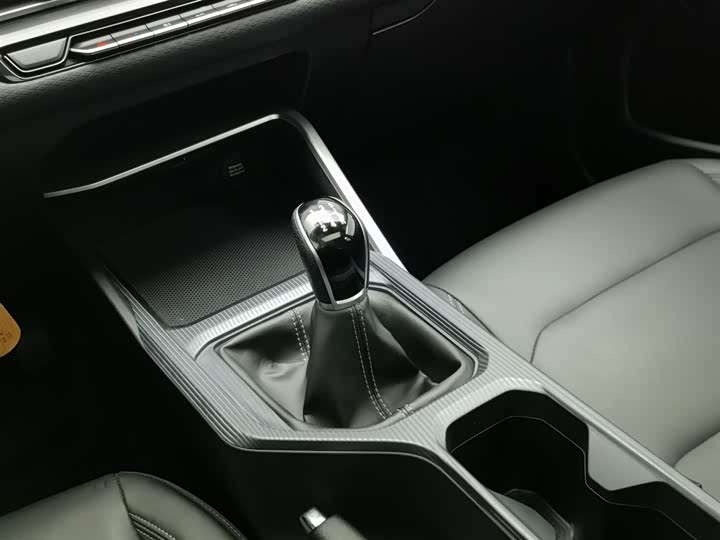 Фото 13 - Geely Emgrand