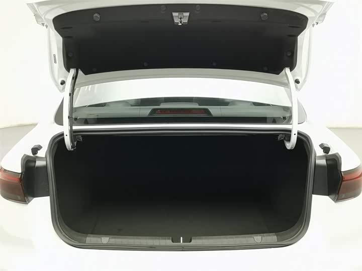 Фото 16 - Geely Emgrand