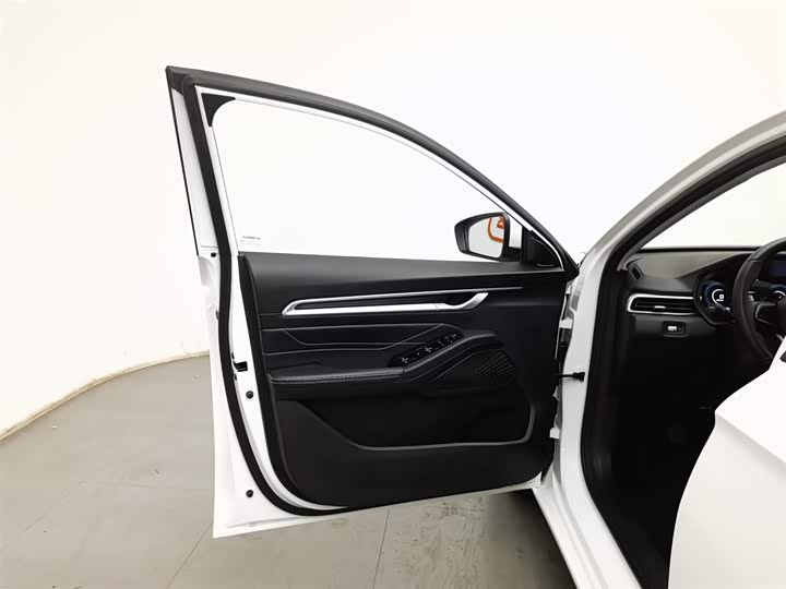 Фото 8 - Geely Emgrand