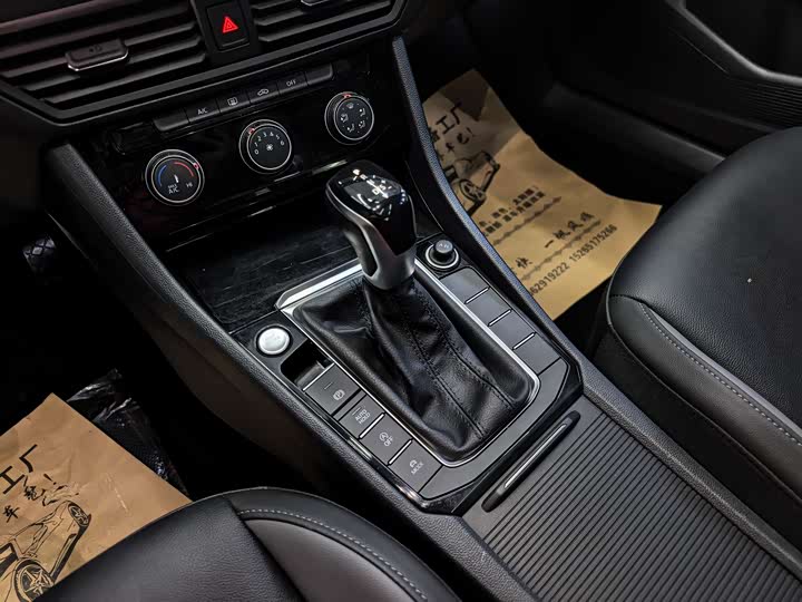 Фото 11 - Volkswagen Sagitar L