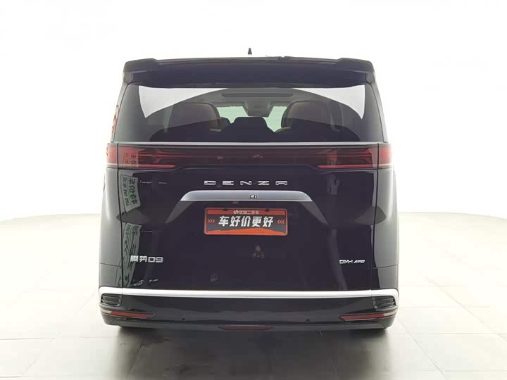 Фото 4 - Denza D9