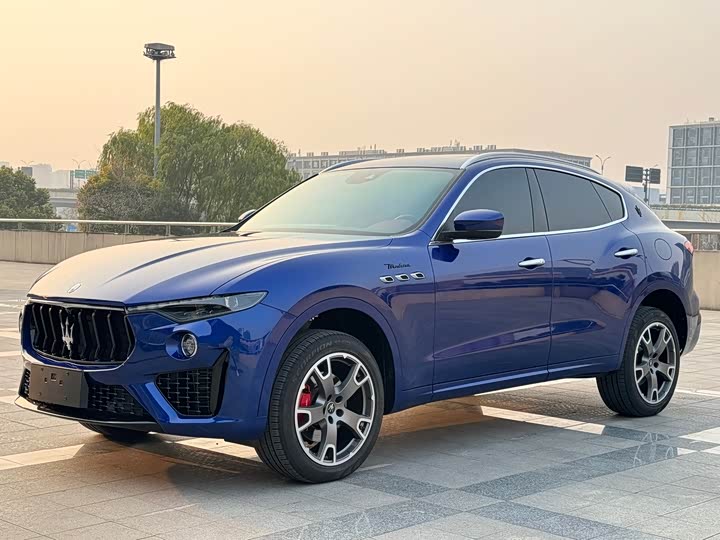 Фото 1 - Maserati Levante