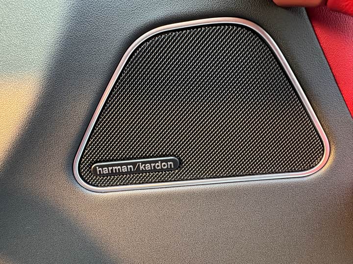 Фото 11 - Maserati Levante