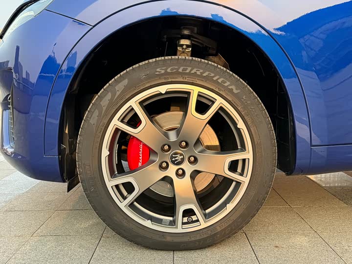 Фото 14 - Maserati Levante