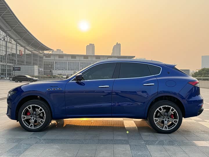 Фото 15 - Maserati Levante