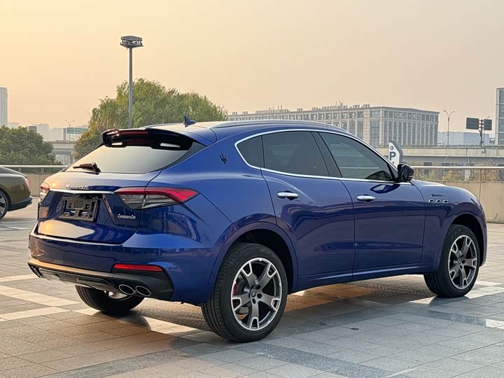 Фото 16 - Maserati Levante