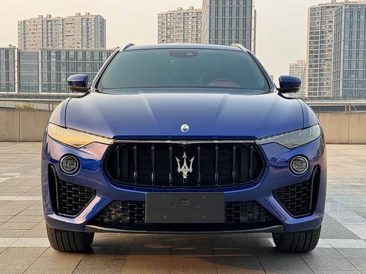 Фото 2 - Maserati Levante