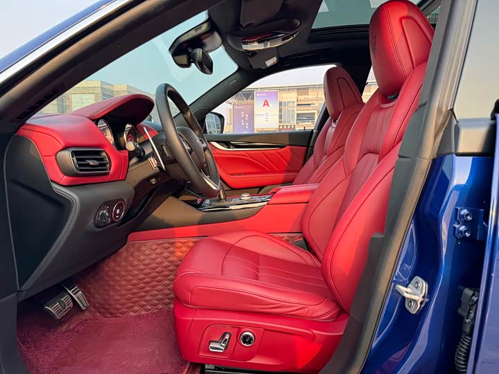 Фото 4 - Maserati Levante