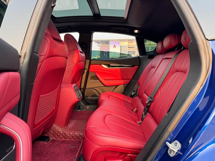 Фото 6 - Maserati Levante