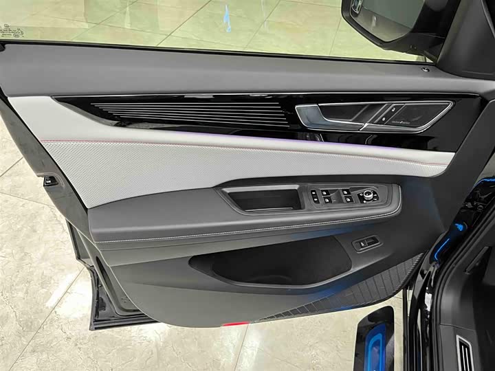 Фото 10 - Volkswagen Teramont X