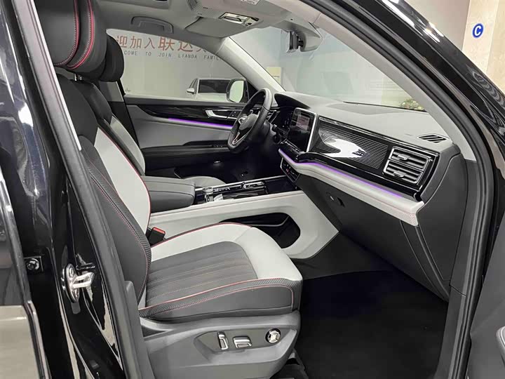 Фото 13 - Volkswagen Teramont X