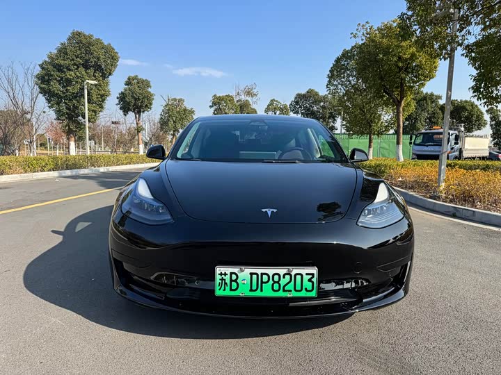 Фото 2 - Tesla Model 3