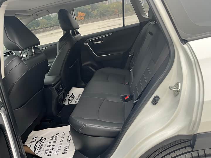 Фото 14 - Toyota Wildlander