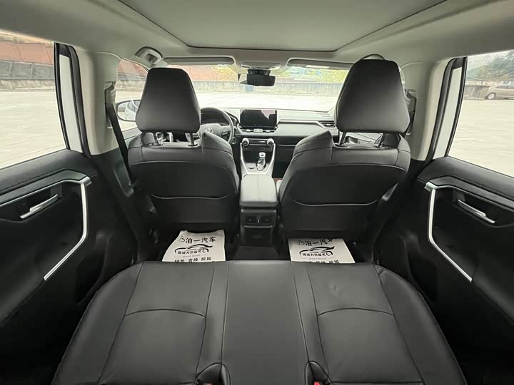 Фото 4 - Toyota Wildlander