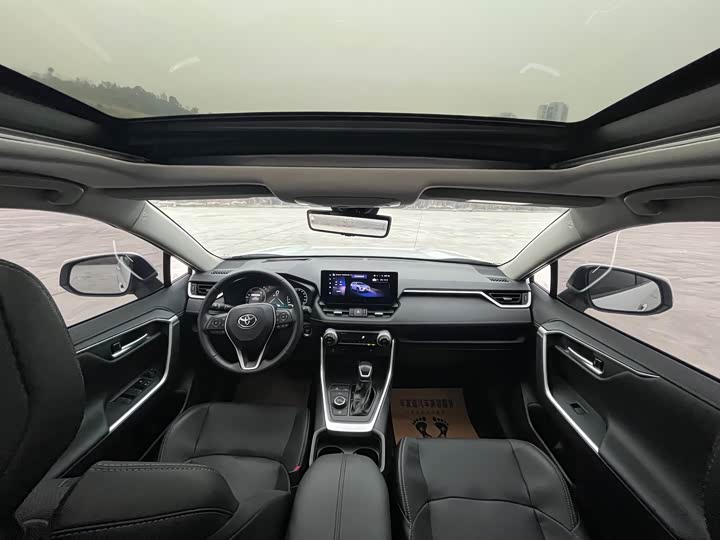 Фото 8 - Toyota Wildlander