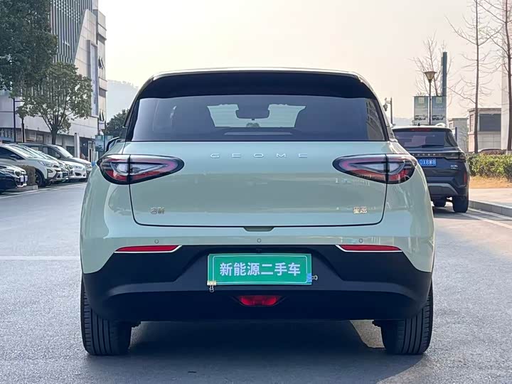 Фото 10 - Geely Galaxy Geome