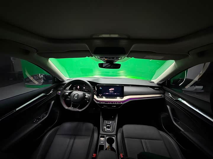 Фото 13 - Skoda Octavia Pro