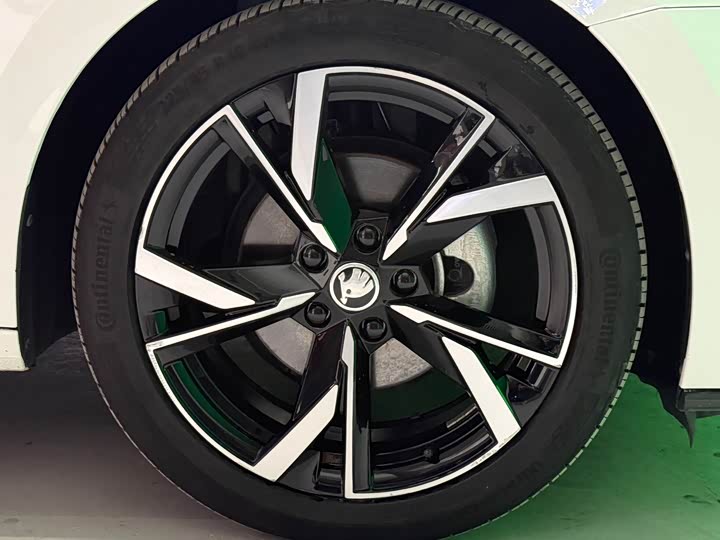 Фото 18 - Skoda Octavia Pro