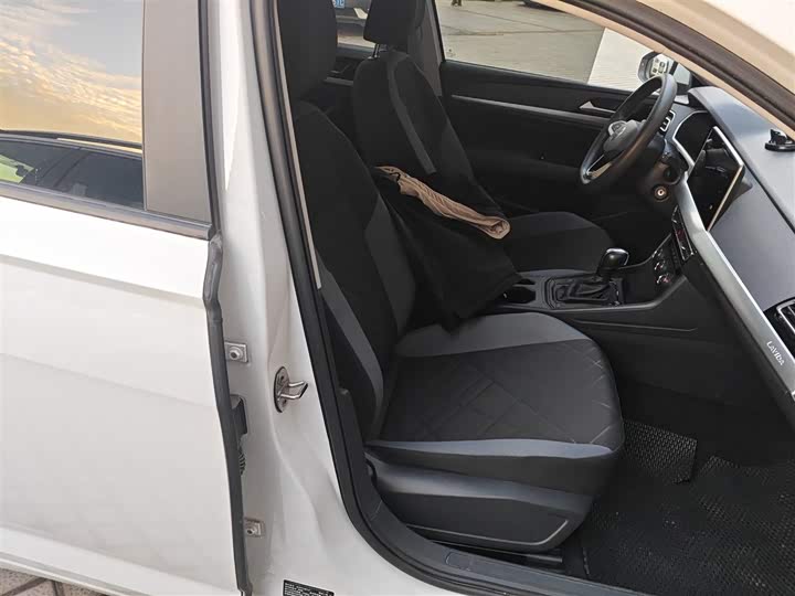 Фото 25 - Volkswagen Lavida