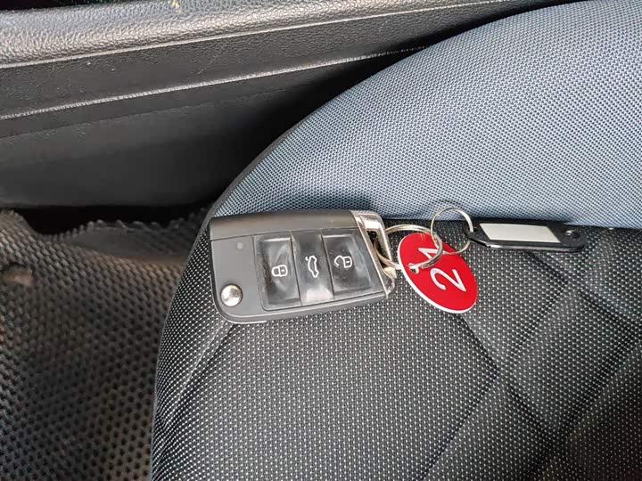 Фото 9 - Volkswagen Lavida