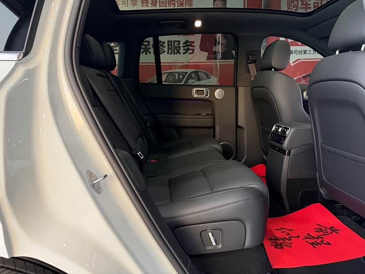 Фото 16 - LiXiang L6