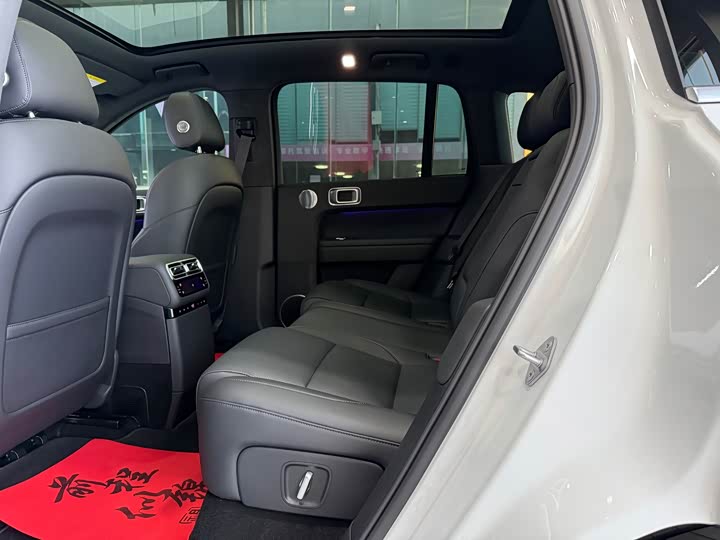 Фото 18 - LiXiang L6