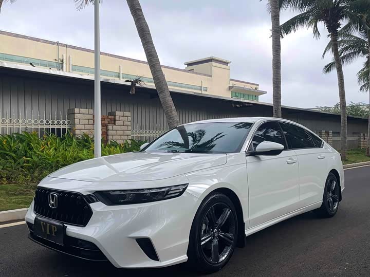 Фото 2 - Honda Inspire