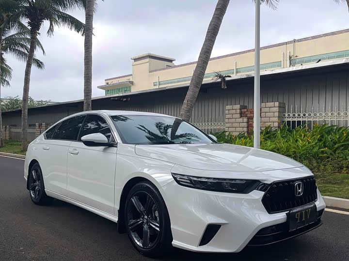 Фото 4 - Honda Inspire