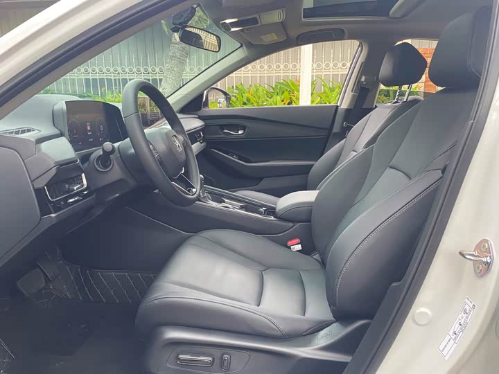 Фото 5 - Honda Inspire